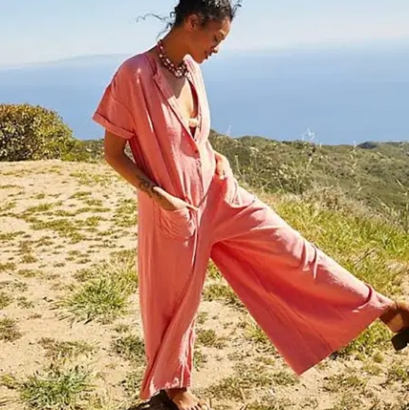 Pants - FREE PEOPLE GO TO JUMPSUITOne week only $25 sale! Offer $25, and I will accept
